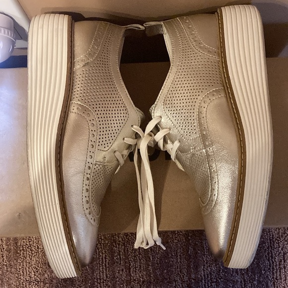 Cole Haan Gold Women’s Grand Wingtip Oxford Platform sz 6.5 - Picture 4 of 7